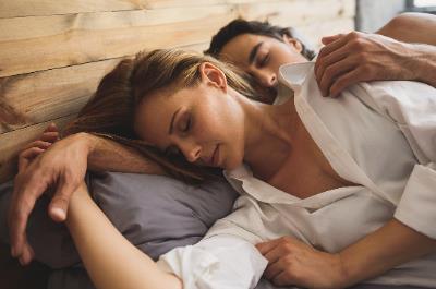 夢境解析：夢見自己老公和別的女人睡在一起