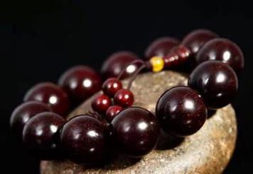 小葉紫檀不適合什么人戴 小葉紫檀不適合什么人戴呢