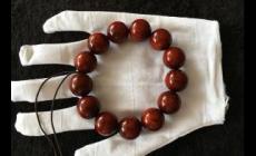 小葉紫檀盤玩時(shí)掉色嗎 小葉紫檀掉色正常嗎