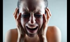 人哭多久眼睛會流血 人哭多久眼睛會流血會失明嗎