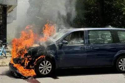 發(fā)動機自燃是什么原因造成的 發(fā)動機自燃是什么原因造成的呢